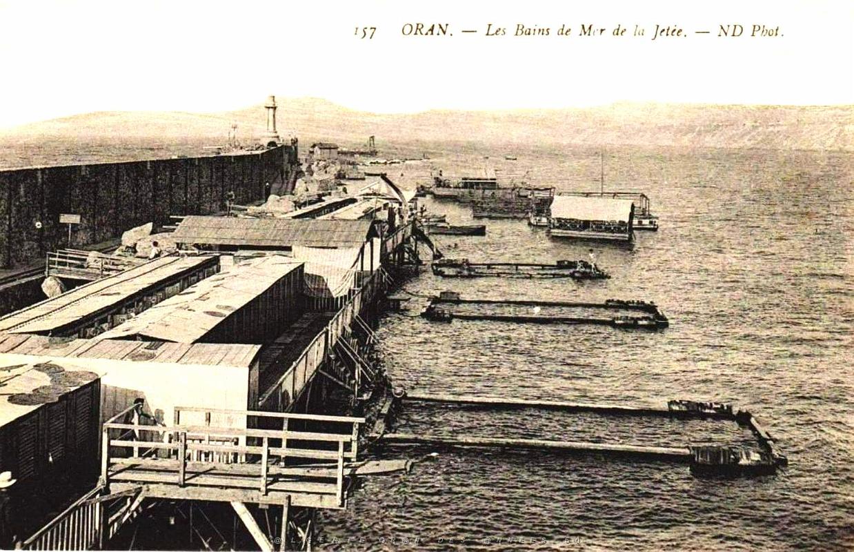 Oran - Bains de mer de la jetee.jpg